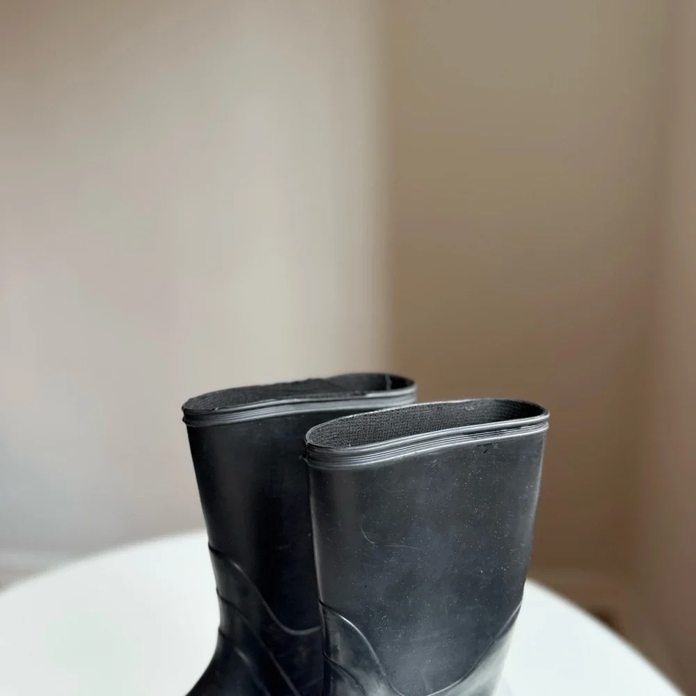 Rubber Rain Boots Made in Canada Kids Size 2 Unisex Waterproof Premium Heavy